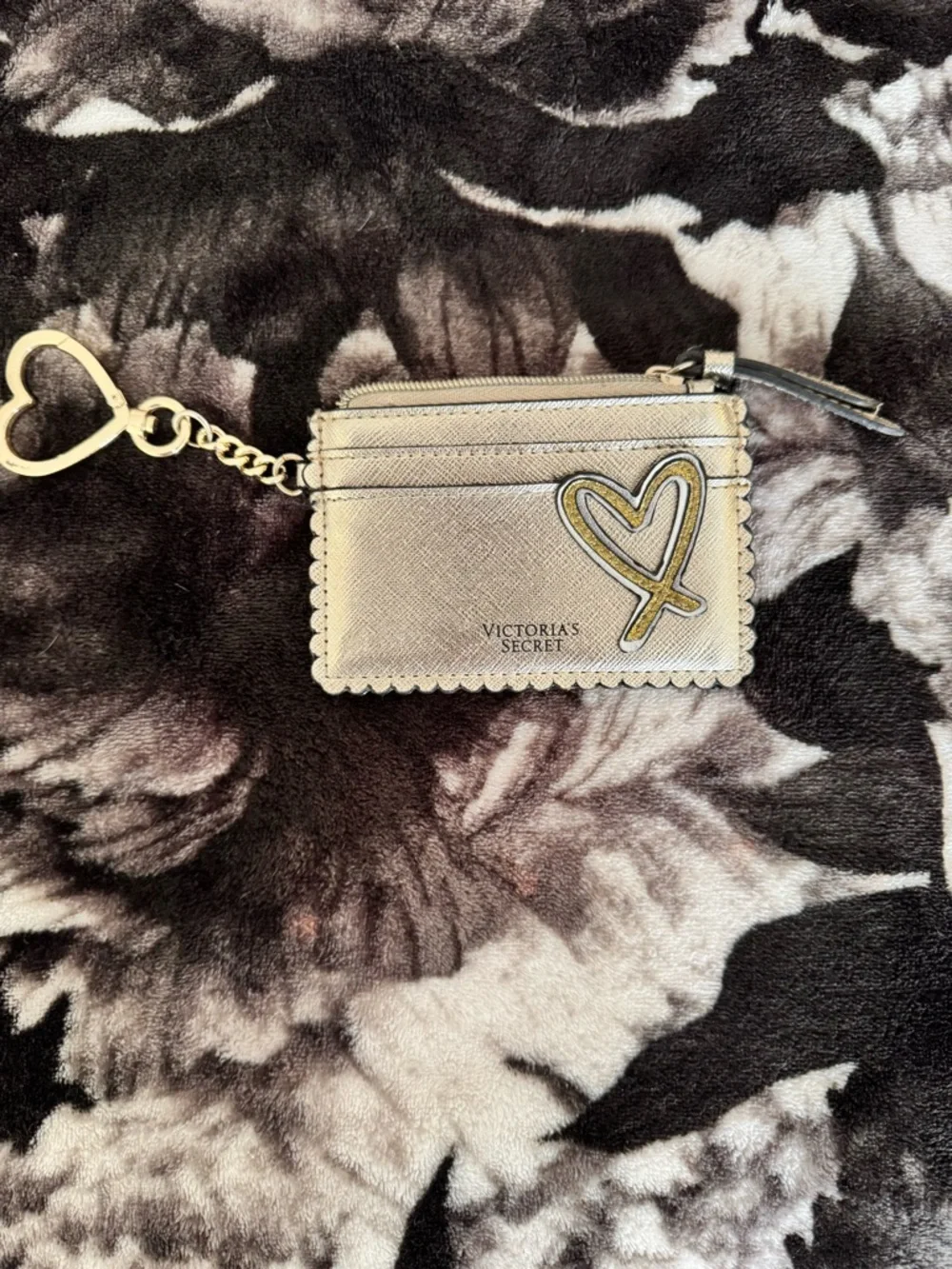 Victoria's Secret Metallic Gold Cardholder with Heart Key Ring - Picture 3 of 3